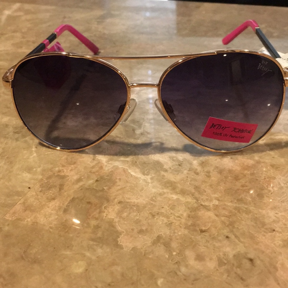 Flawless Brand New Betsey Sunglasses